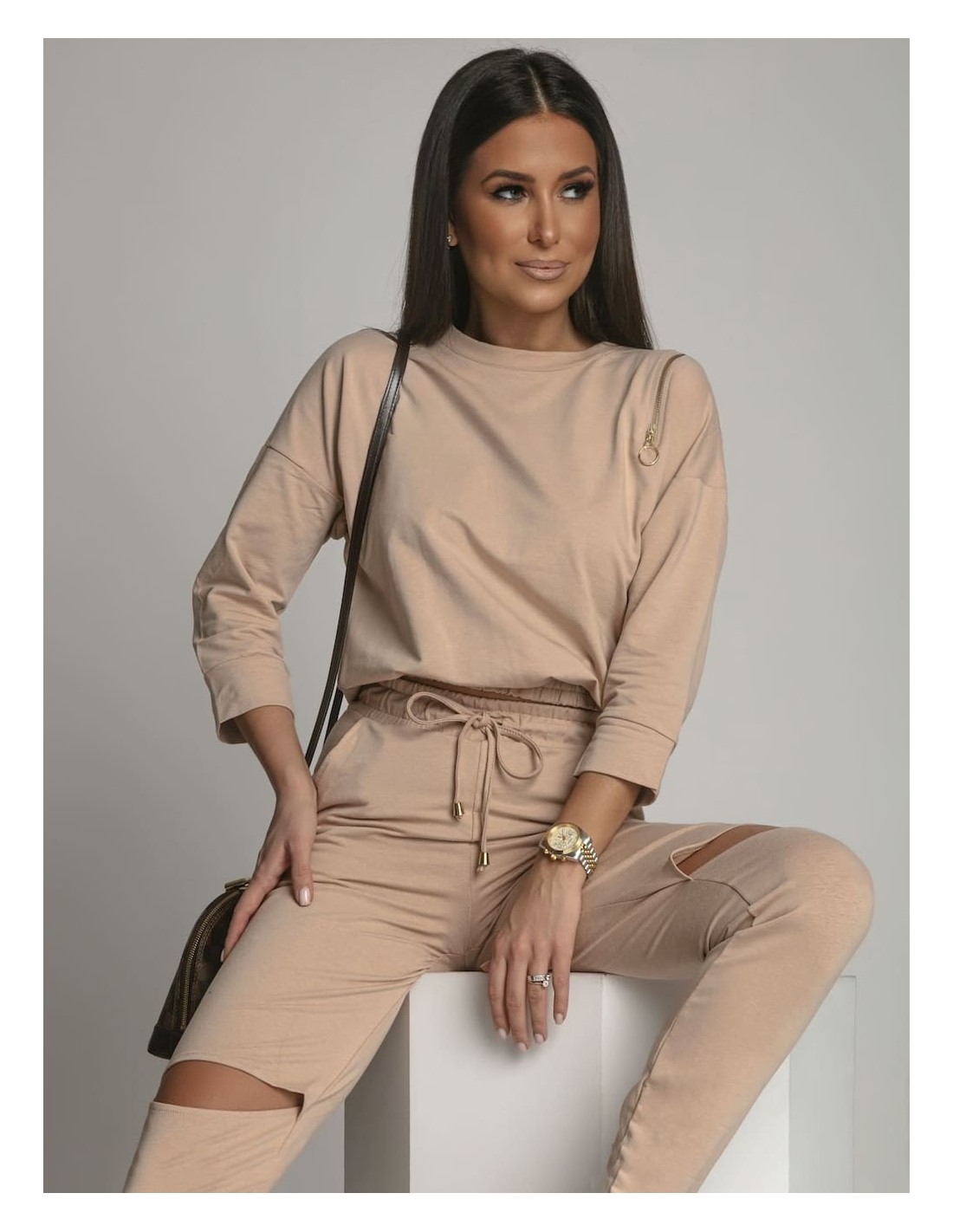 Sports tracksuit set with slits on the knees, beige FI608 - Online store - Boutique